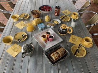Le petit déjeuner.