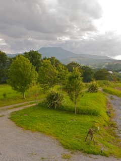 La vue sur La Rhune depuis l'entrée du domaine.